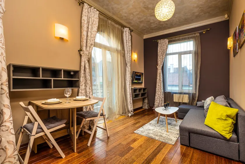1BD Apartment with a Cute Balcony in Kapana by Flat Mаnager - Image 1