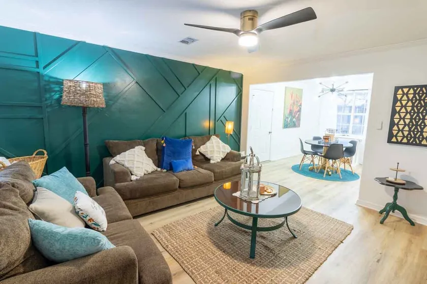 OnWARD Bound! Charming 3/2 fully renovated home! - Image 1