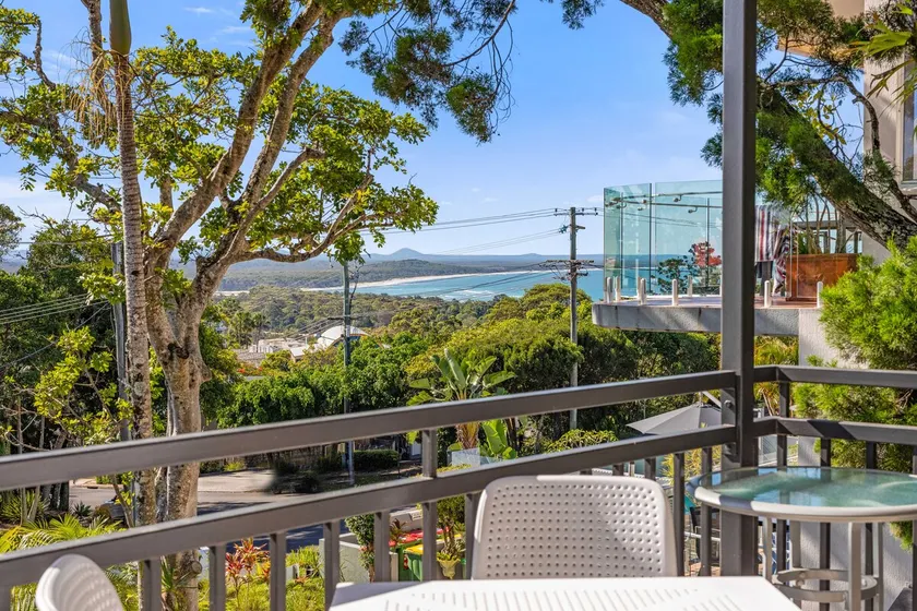 Sundowner 3 - Ocean Views near Noosa Main Beach - Image 1