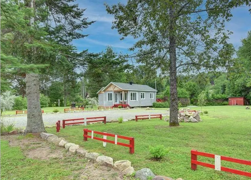 Riverfront Cottage | Private Hot Tub - Image 1