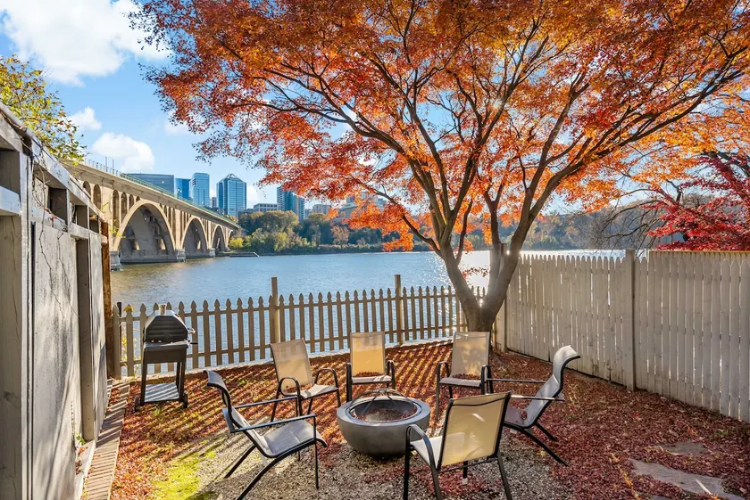 Million Dollar Views | Georgetown |Patios |Parking - Image 1