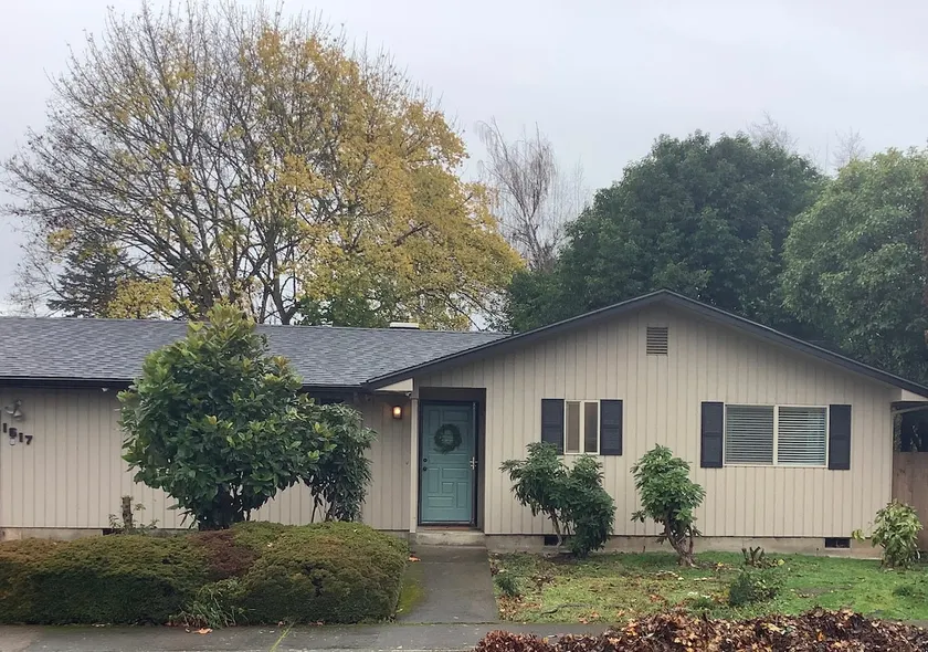 Desirable Location in North Gilham Area! Casa 17 - Image 1
