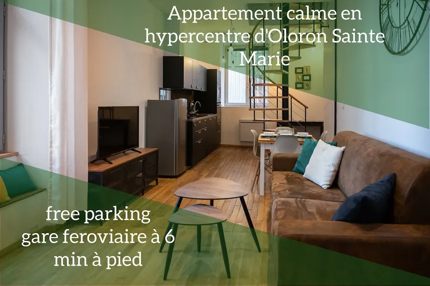 Hypercenter apartment facing public garden - Image 1