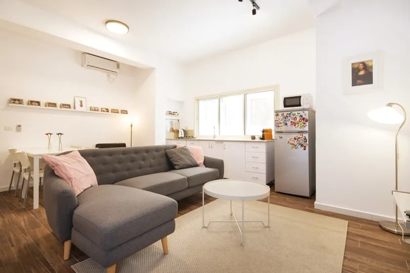 Valencia | 2 Master Suite |Private Garden| Parking - Image 1
