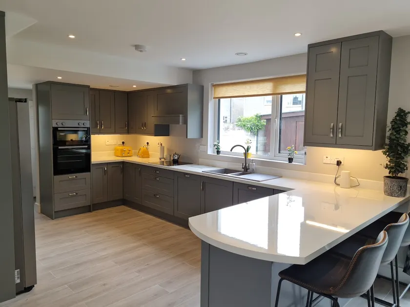 Stunning detached newly renovated 4 bedroom house. - Image 1