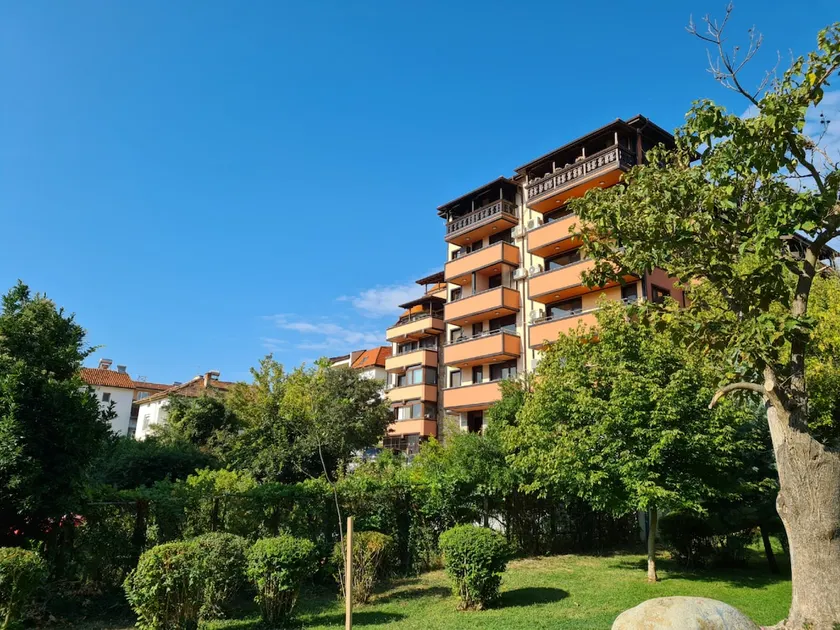 Medius Park Apartment - Image 1