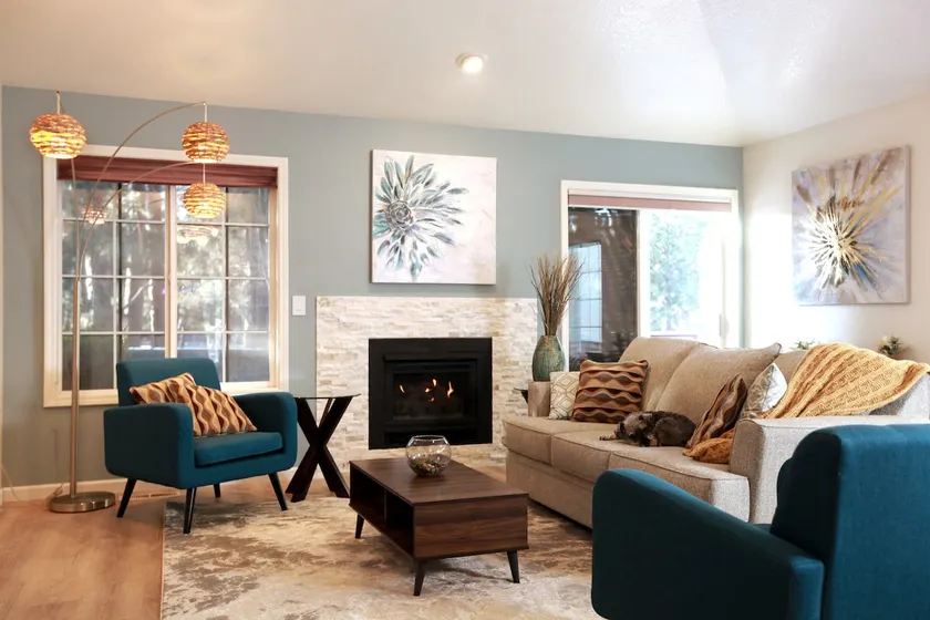 Dog/kids friendly Stylish Artist's Home/EV charger - Image 1
