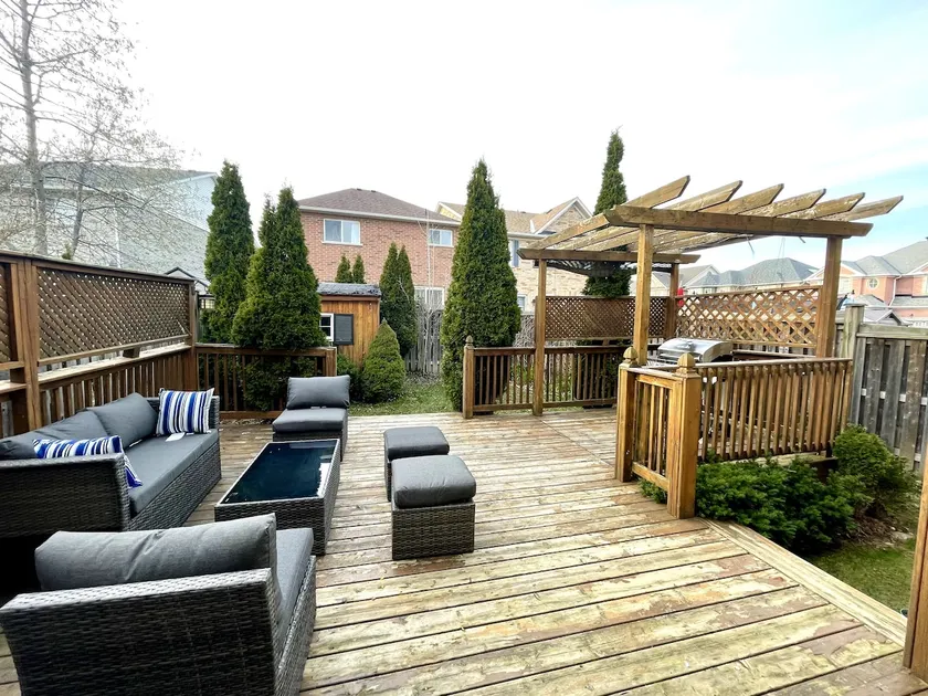 Luxurious Spacious Dream Home with Parking! - Image 1