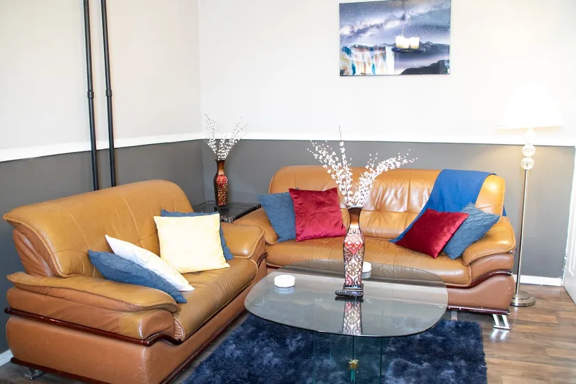 💫 Beautiful 2 Bedroom Apt near 🛩 PHL Airport/I95 - Image 1