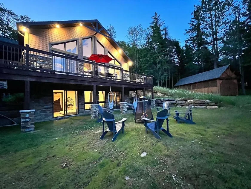 Chalet El Dorado: Lake House near Mont-Tremblant - Image 1