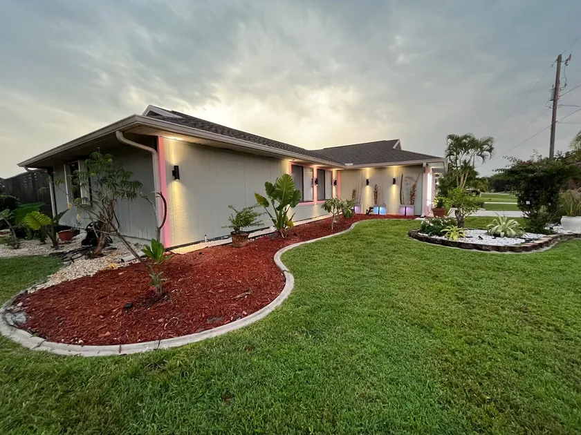 Modern Key West Vibe, Heated Pool, Lake, Sleeps 10 - Image 1