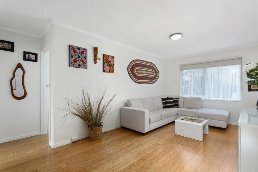Modern 2 bedroom apartment right in village. - Image 1