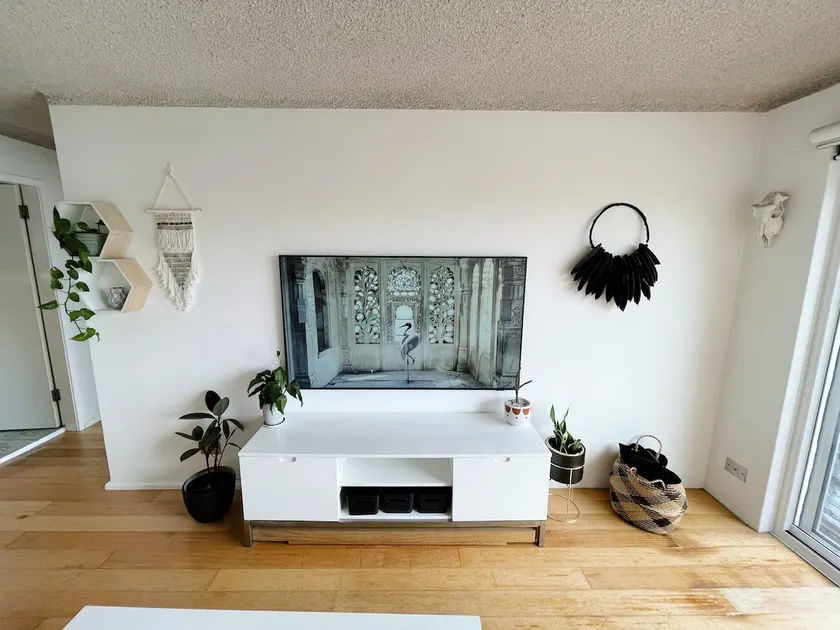 Modern, top floor, 2 bed unit in Dee Why Beach - Image 1