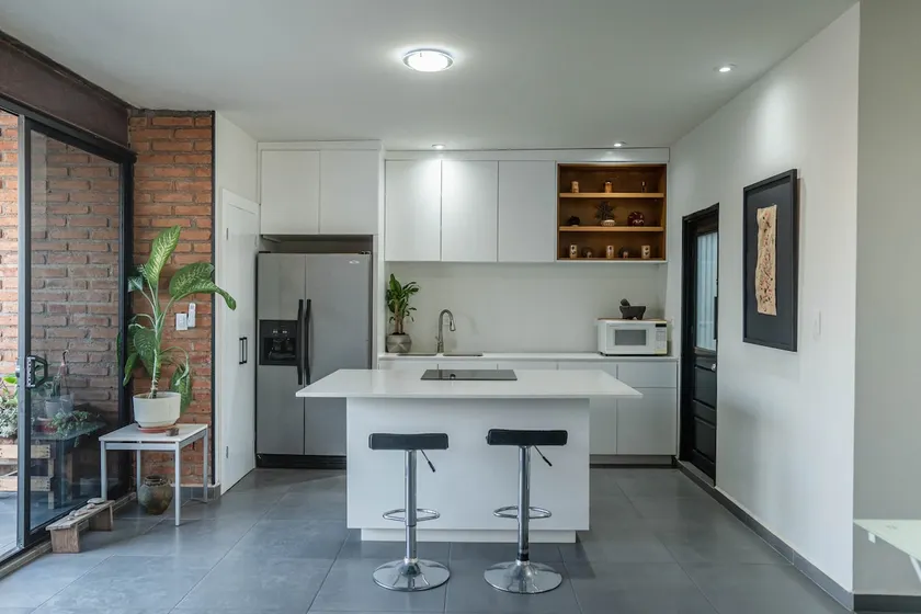 Charming modern apartment! Great location! - Image 1