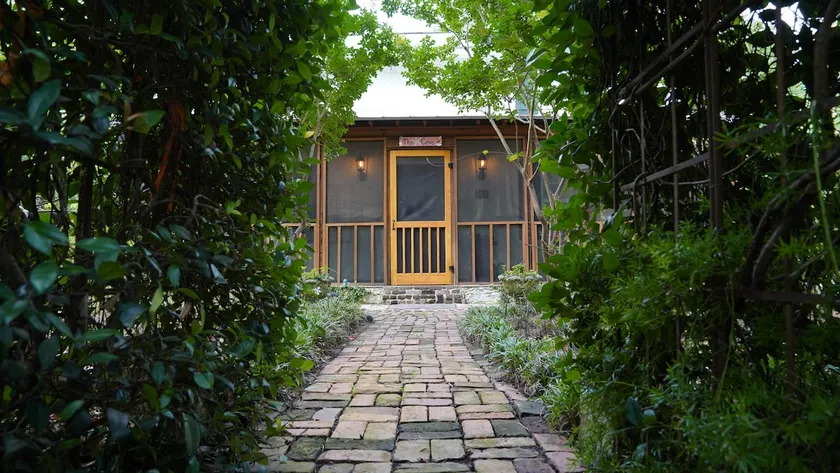 Adorable cabin near Beaufort on Coosaw Island! - Image 1