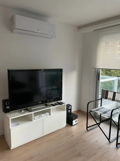 Half-floor apartment in front PP - Image 1