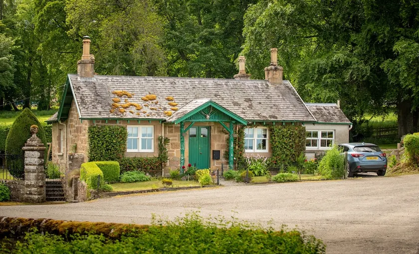 Foulis Castle Gate Lodge - Image 1