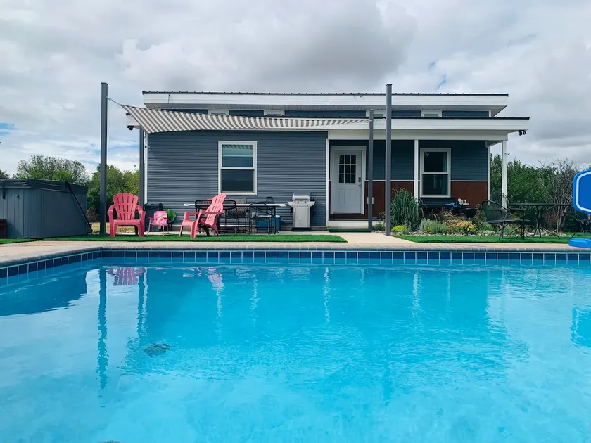 The Prairie Poolhouse, a perfect 2 bedroom oasis. - Image 1