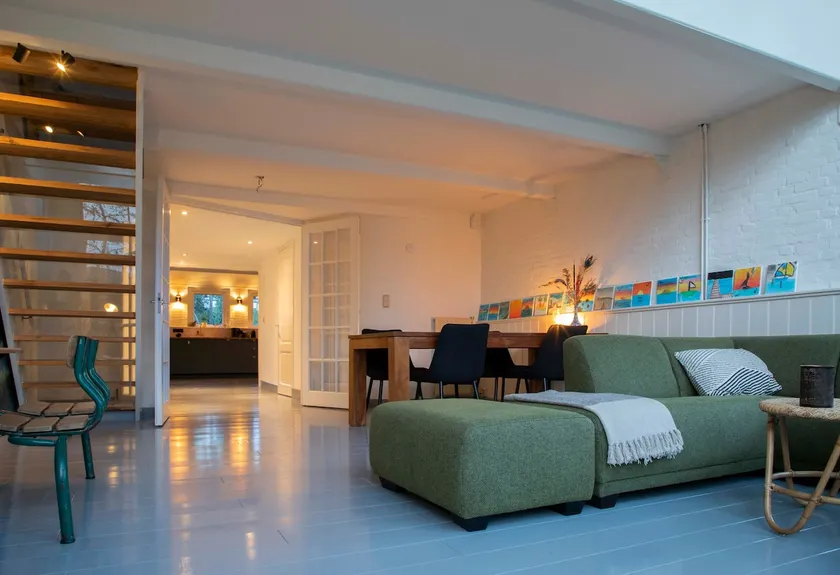Het Waterhuis: Waterfront home in Vinkeveen - Image 1