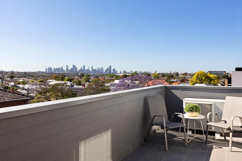 Melbourne Cup Premium Stay - Image 1