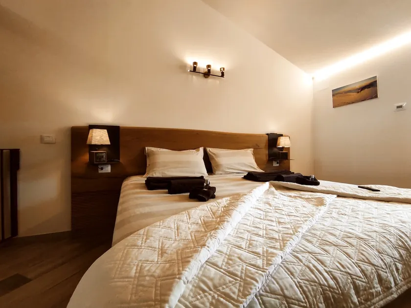 Mountain Sanctuary: BIG HOUSE, 55 from Verona - Image 1