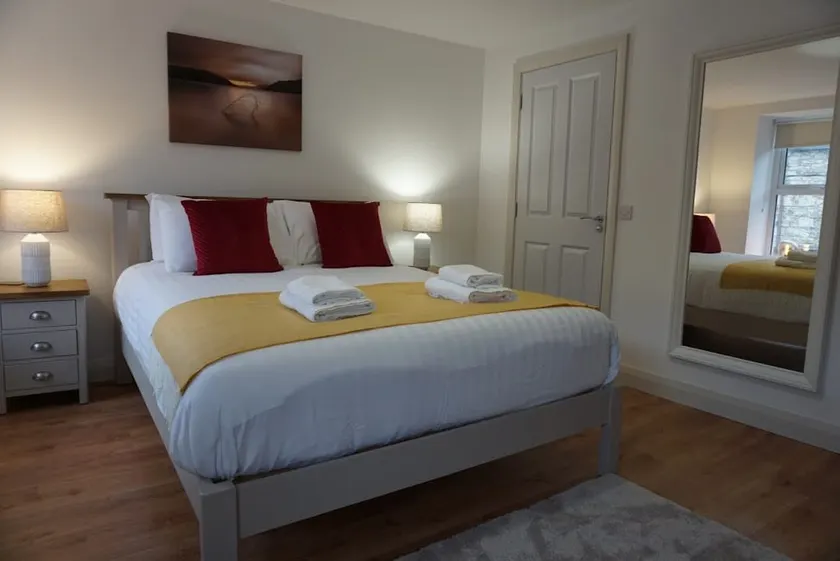 ★ LUXURIOUS & NEW | in the heart of Donegal Town ★ - Image 1