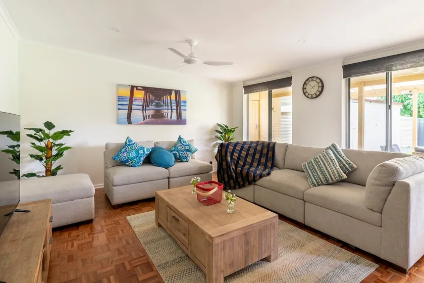 Birkinshaw Villa ( 3 Bedroom with Parkings ) - Image 1