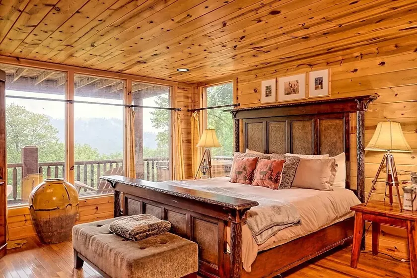October Sky Mountain Cabin w/ Hot tub and fire pit - Image 1