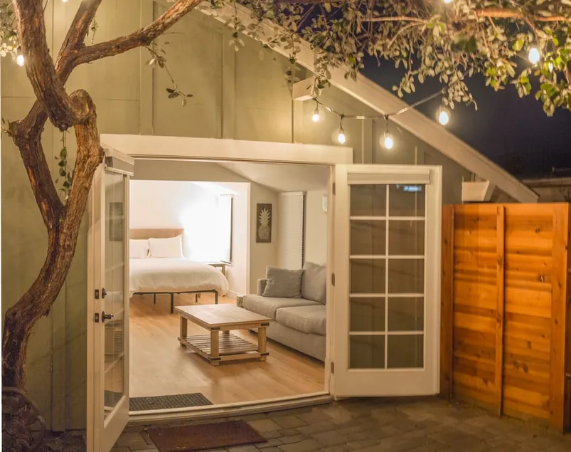 Adorable Cottage with Private Patio - Image 1