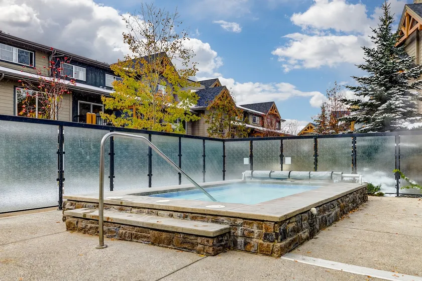 Comfy 2BR Minutes from Downtown with Hot Tub - Image 1