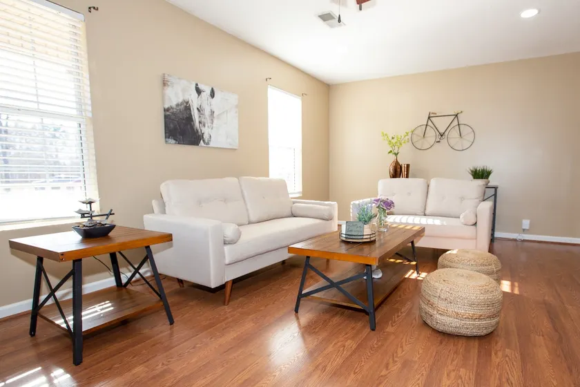 Lovely 3BR/2BA Condo in great location, cozy place - Image 1