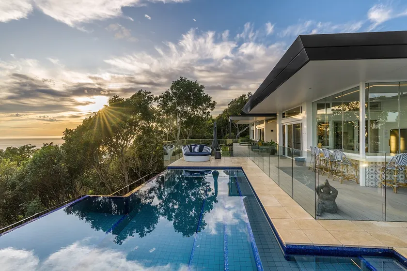 The Pool House - 3 bed 3 bath, pool, sauna, views - Image 1