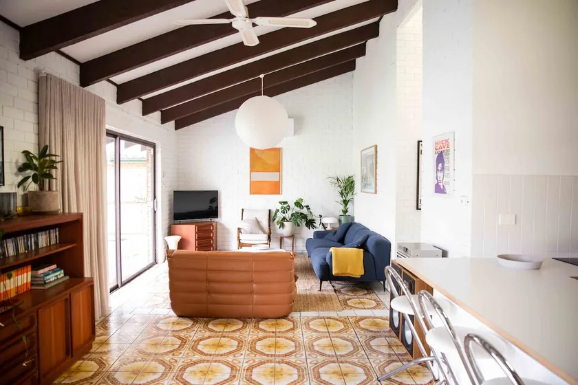 Kenny: Stylish mid-century home, 5 mins from Hyams - Image 1