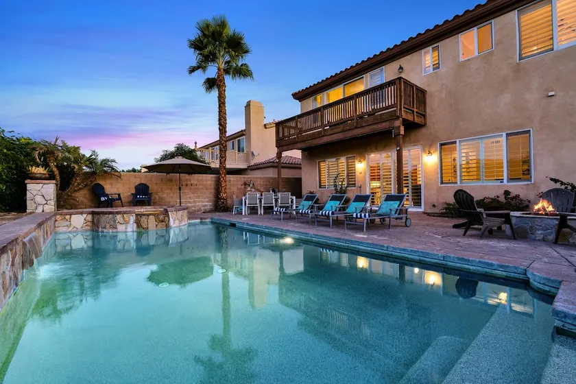 7BR Oasis, walk 2 BNP Paribas, sleeps 14 golf+pool - Image 1
