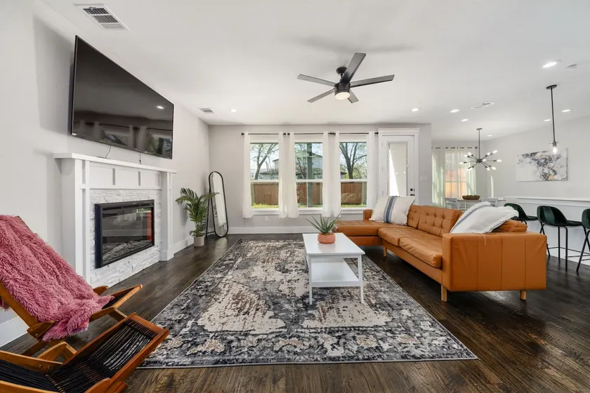 Dallas Luxury New Build - Near Downtown - Image 1