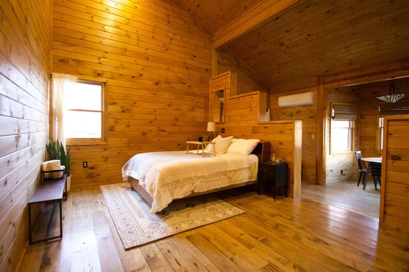 Cozy Shenandoah River Cabin (10min to Nat’l Park!) - Image 1