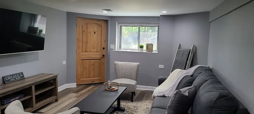 Beautiful garden unit in Logan Square! - Image 1