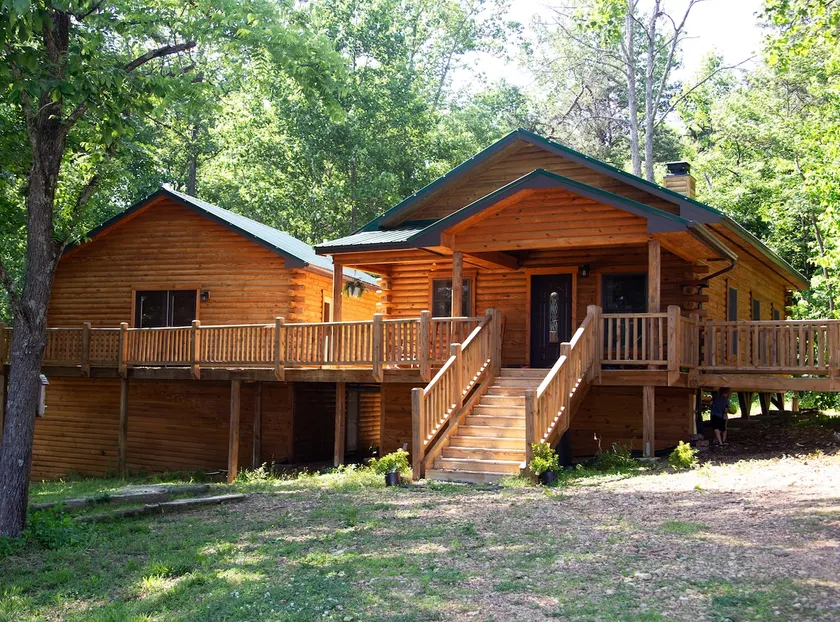 Modern Cabin on wooded 20 acres with scenic view - Image 1