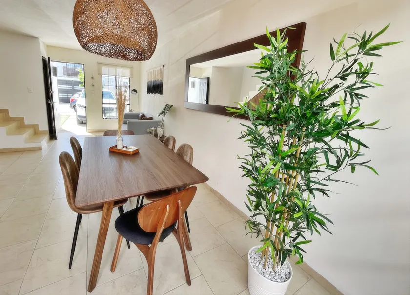 Modern house close to all the best of León! - Image 1