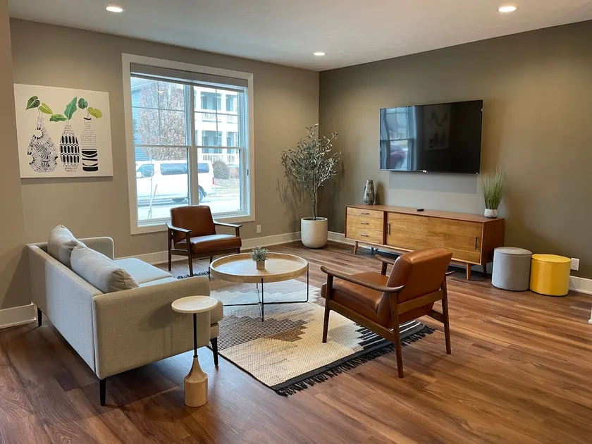 2 BR 1.5 BA New Rowhome located in Fallbrook. - Image 1
