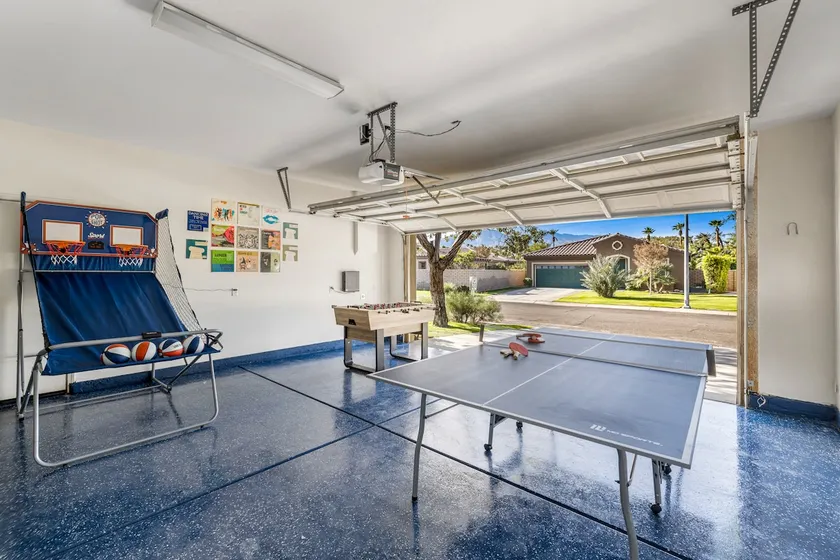 Rockland Getaway 🏓 🏀 🏊‍♀️ - Image 1