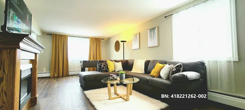 Walk to West Edmonton Mall - Modern 3 Bedroom - Image 1