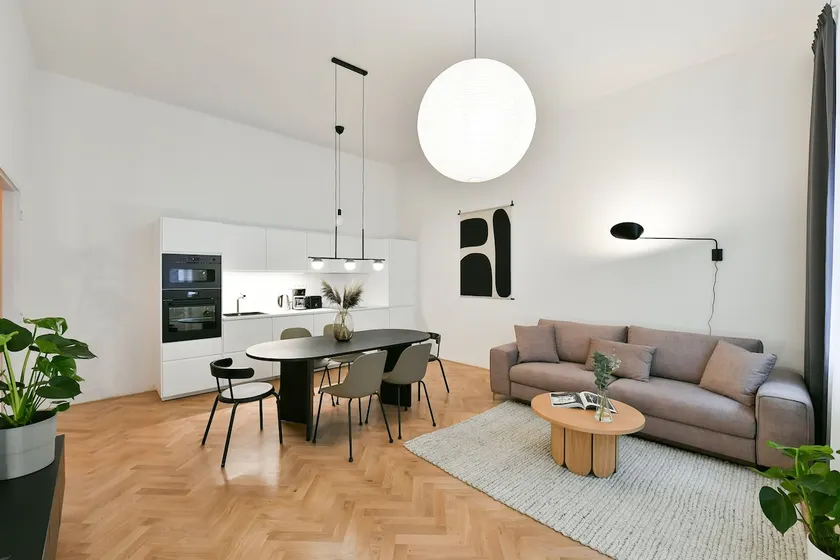 Charming Stylish 2BR Apartment by Stepan No. 3 - Image 1
