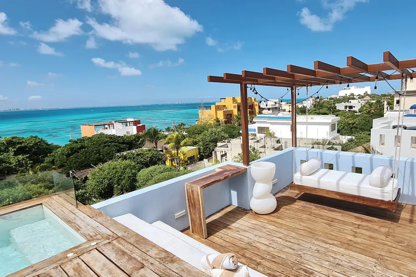 CASA REYES Stunning Rooftop Oceanview - Image 1