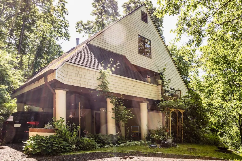 Cozy Nature Retreat at Chateau Madeux - Image 1