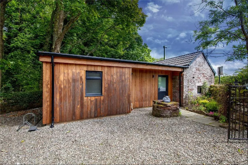 Dreamwood Cottage, Loch Lomond, Luxury Apartment. - Image 1