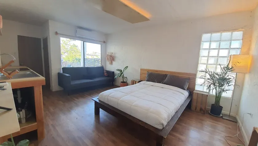 Studio Neidhart, Adorable 1BR w/pvt. patio & bath. - Image 1