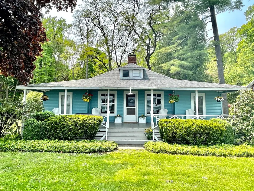 Peaceful Lakeside Retreat in FLX Wine Country - Image 1