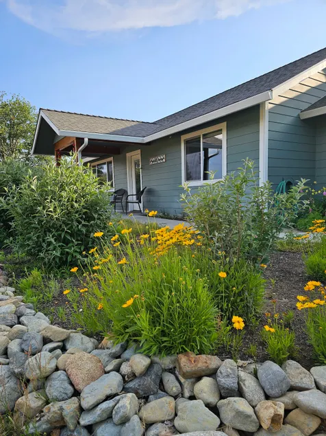 Kidder Creek Cottage, In the heart of Scott Valley - Image 1