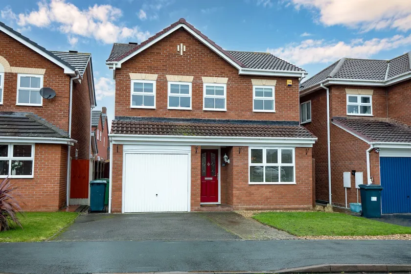 Fair View - Off Street Parking and Garden - Image 1